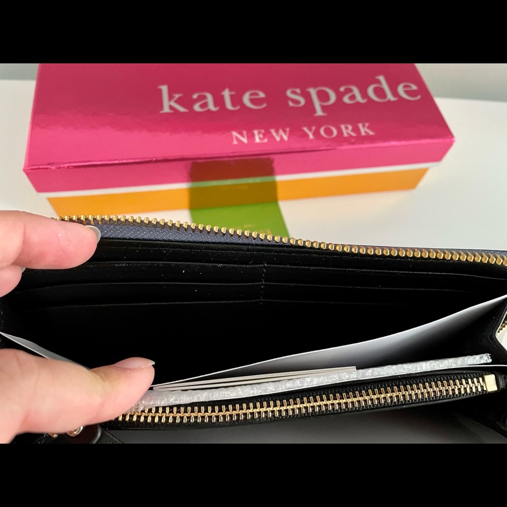 Kate Spade Wallet - Picture 6 of 8